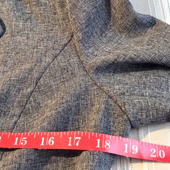 Studio C Gray Blazer Suit Jacket Notched Collar Button Up Faux Pockets Women's 8 - Picture 11 of 12